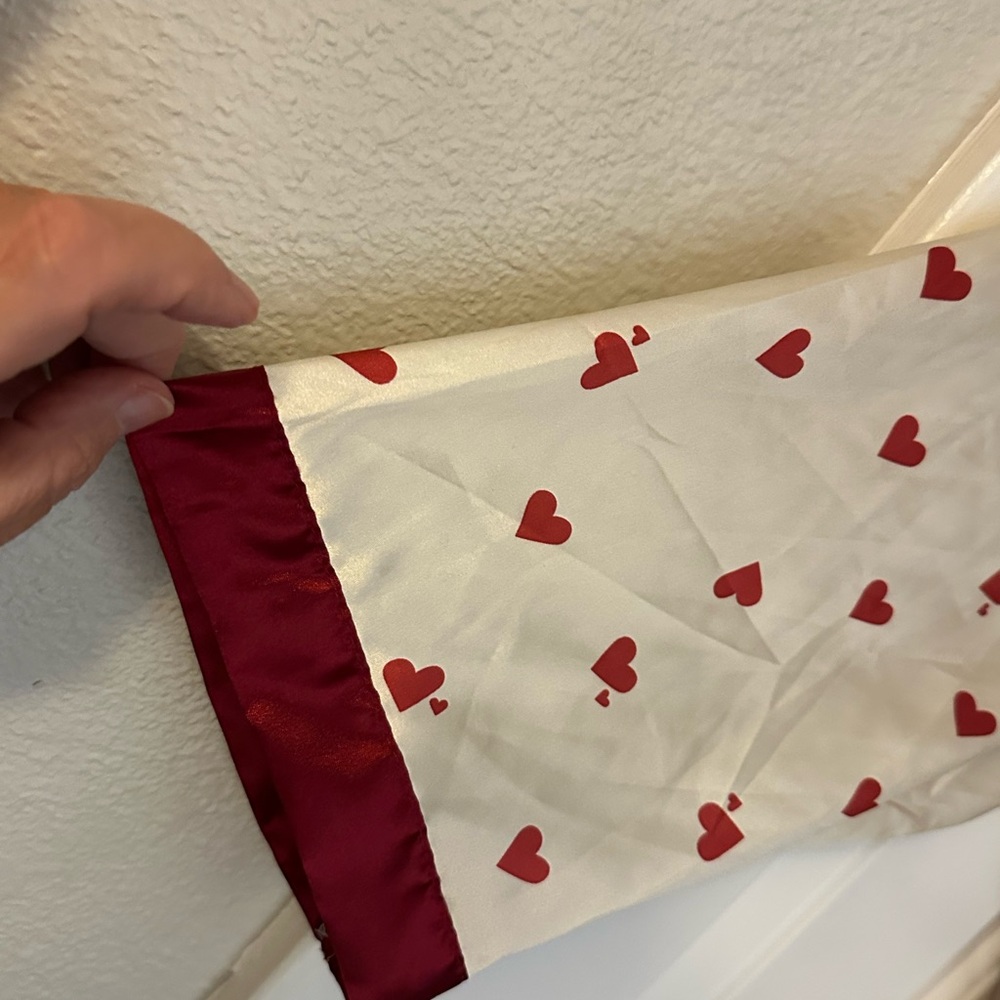 Robe - Heart-Patterned Cream and Red - 4x never worn new without tags - Picture 3 of 5